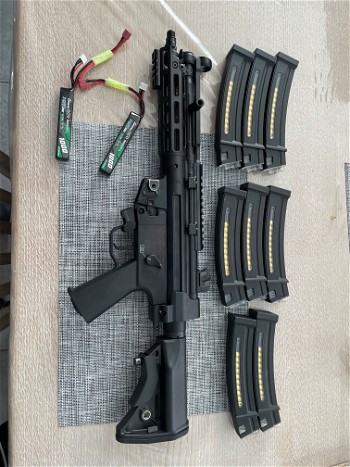 Image 2 for Cyma plat mp5 met 8 mags plus 2 BATTERY