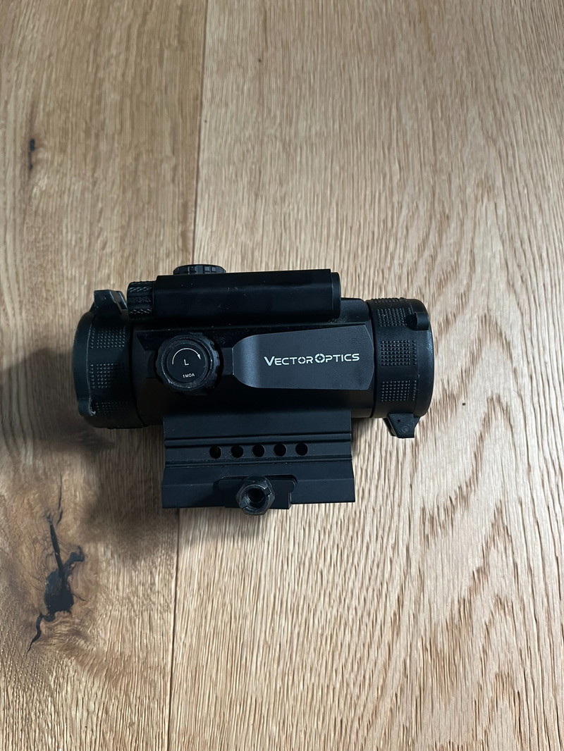 Image 1 pour Point rouge Vector Optics