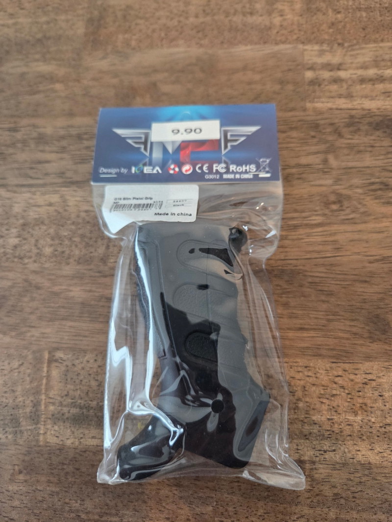 Afbeelding 1 van G16 Slim Pistol Grip Black MP