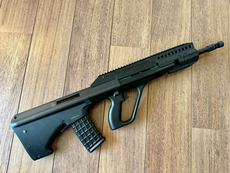 Image 1 pour Steyr AUG met aparte RIS