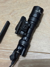 Afbeelding van surefire mini scout m300 With dule tape switch