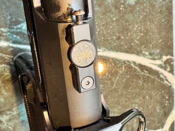 Image 4 pour Custom AAP-01 met Firewad M4 lower.