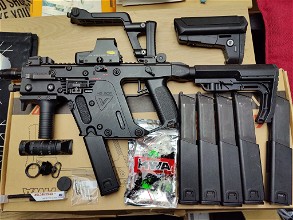 Image for KWA Kriss Vector + 6 mags + accessories