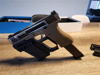 Afbeelding 3 van WE Glock 17 WET edition. + APS Acp Co2 Glock