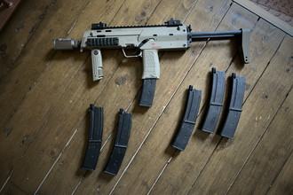 Bild für Tokyo Marui MP7 GBB - met 6 magazijnen