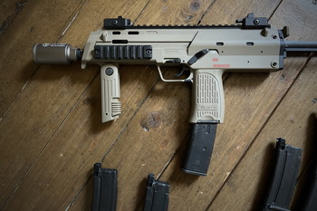 Image 2 for Tokyo Marui MP7 GBB - met 6 magazijnen