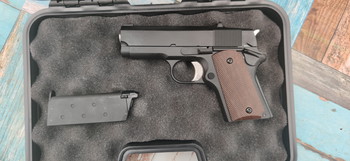 Afbeelding 2 van !VERKOCHT! Pistol case te koop met een gratis Army Armament mini 1911 (R45A1) erbij