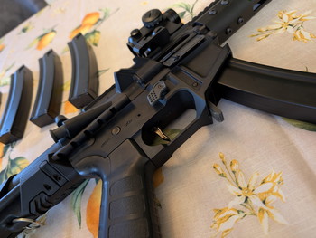 Afbeelding 3 van King Arms PDW SBR Custom AEG met brushless motor & mosfet