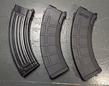 Image 3 for 3 GHK AK V2 GBB gas magazines: 2x Magpul PMAG style, 1x oldschool steel