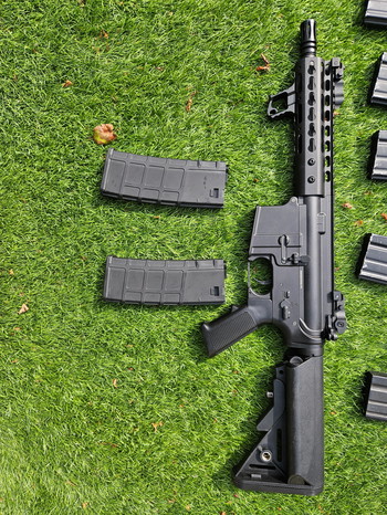 Image 2 pour 2x m4 incl de mags en case