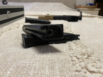 Image 3 for AAP-01 met 2mags 1extra lange mag en carry case