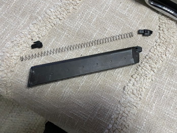 Image 4 for AAP-01 met 2mags 1extra lange mag en carry case
