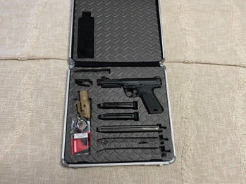 Image 6 for AAP-01 met 2mags 1extra lange mag en carry case