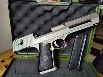 Imagen 2 de Desert Eagle .50 AE Silver Full Metal – Cybergun