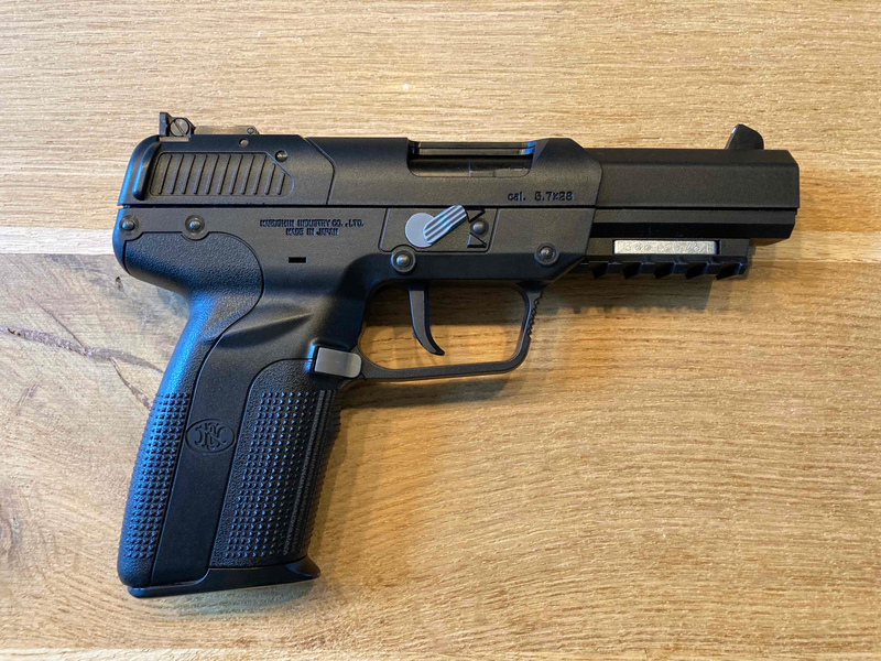 Afbeelding 1 van FN Five-seveN