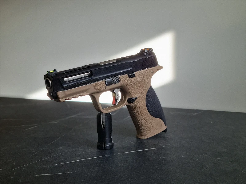 Image 1 for WE Tech M&P | GBB | + 1 extended mag + 1 mag