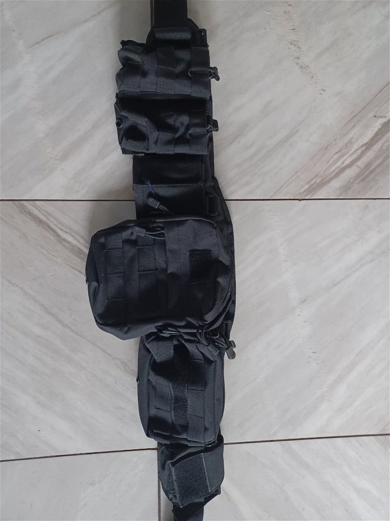 Afbeelding 1 van Tactical belt met pouches zwart