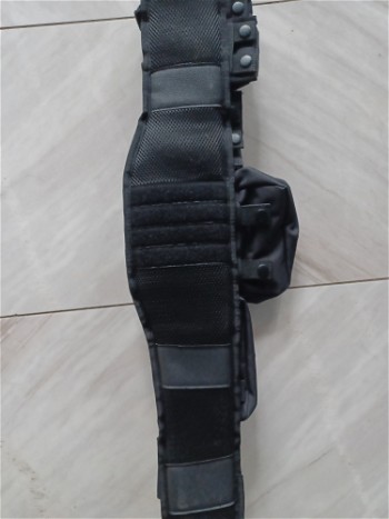 Afbeelding 2 van Tactical belt met pouches zwart