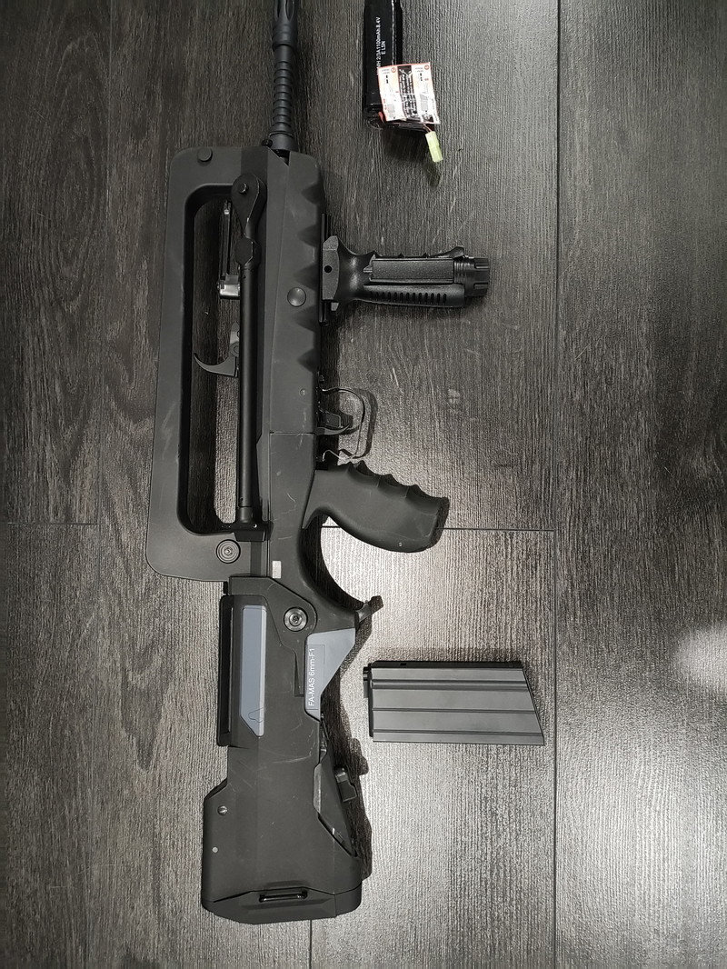 Image 1 pour Cybergun FAMAS F1 (ENKEL AF TE HALEN, PERFECTE STAAT)