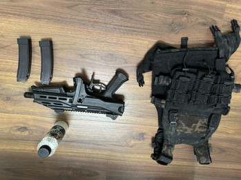 Afbeelding 4 van ASG CZ Scorpion EVO 3 A1 met vest (met pouches) en bb's