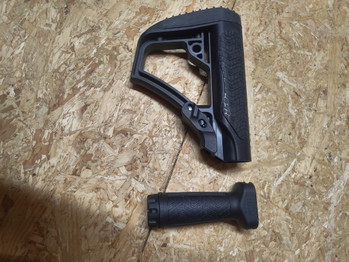 Bild 2 für Daniel defense stock en foregrip