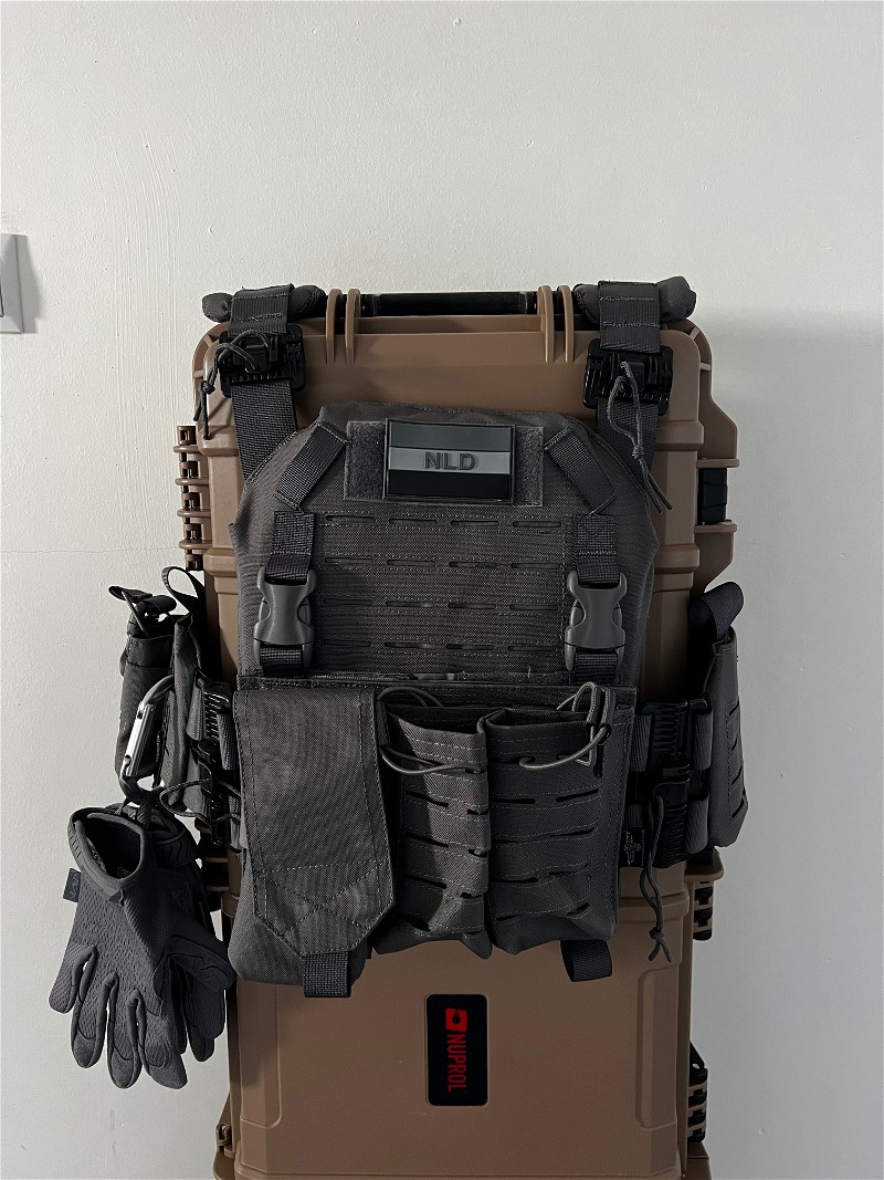 Afbeelding 1 van Invader Tactical Vest wolf grey
