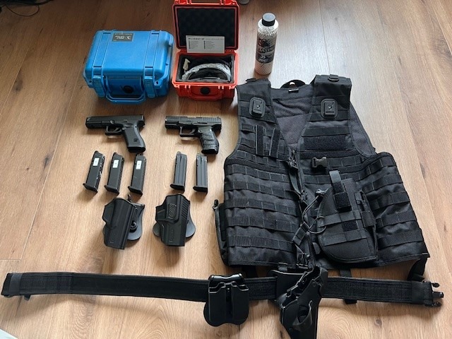 Image 1 for Te koop wegens beëindiging hobby - 1x Umarex Glock 17 Gen 5 en 1x Umarex Walter PPQ GBB met accessoires