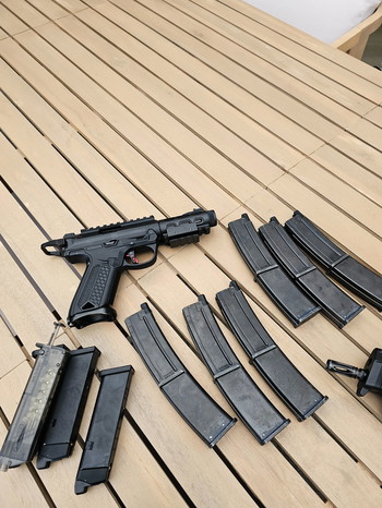 Afbeelding 2 van TM MP7 met DRUMMAG + AAP met 3 mags