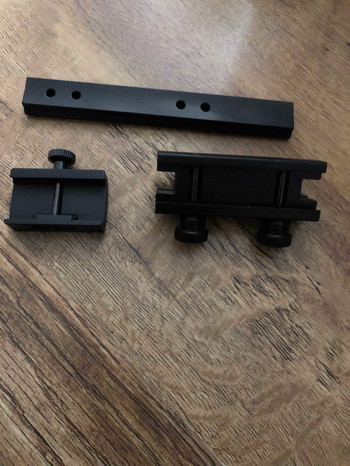 Imagen 3 de Verschillende mounts voor glock en voor m4 achtingen replica’s.