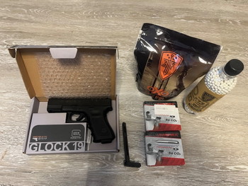 Image 2 for Umarex Glock 19 NBB 6mm