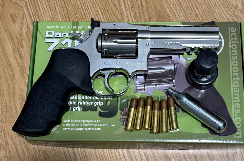 Image 1 for ASG Dan Wesson 715 4 CO2 Airsoft Revolver
