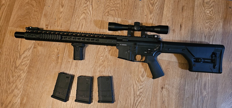 Image 1 pour Mooie ar15 schiet mooi en strak leuke dmr voor beginner