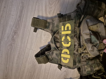 Afbeelding 2 van Te koop Atacs-FG plate carrier + pouches