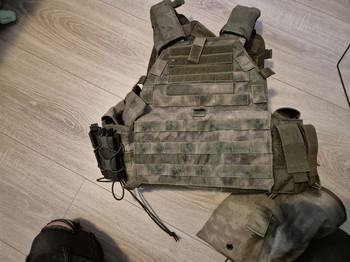 Afbeelding 3 van Te koop Atacs-FG plate carrier + pouches