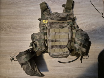 Afbeelding 4 van Te koop Atacs-FG plate carrier + pouches