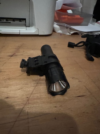 Imagen 2 de Twee wapenlampjes