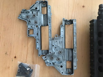 Image 4 for MP5 body met picatinny handguard en gearbox shell