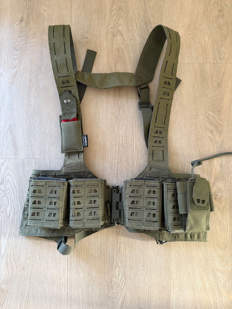 Image 1 for Low profile chest rig incl 4 dmr fast pouches nieuw!