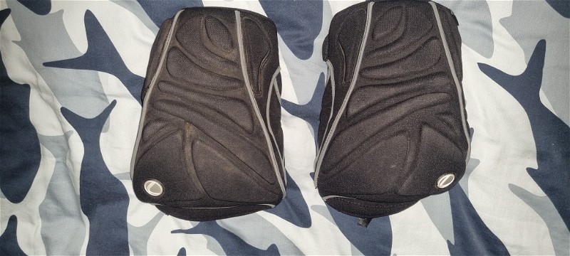 Image 1 for Dye knee pads maat xl
