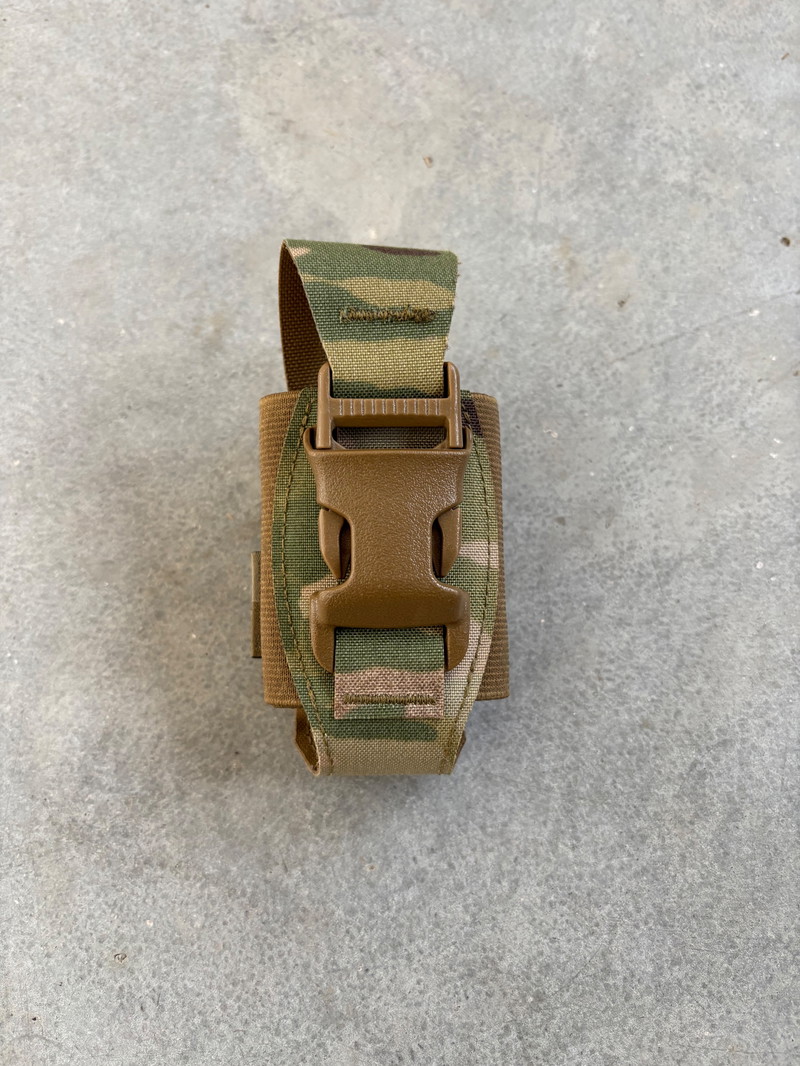 Afbeelding 1 van Laser cut smoke pouch