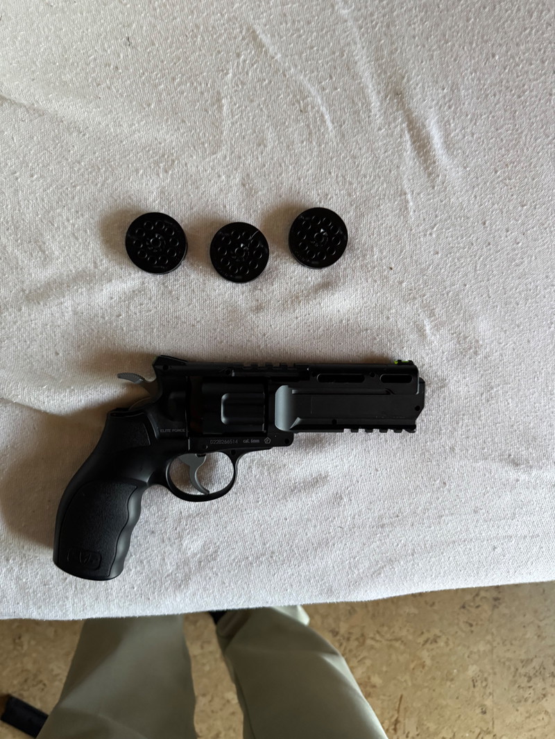 Bild 1 für Revolver