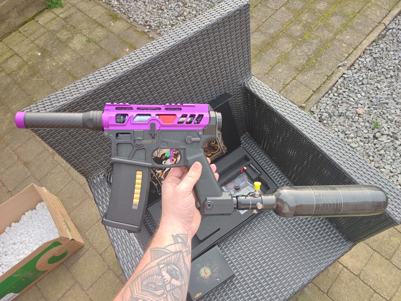 Afbeelding 1 van Heretic Labs Article 1 met Tankgrip en carbon hpa tank