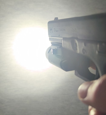 Imagen 2 de Glock 17 gen4 + O-Light Valkyrie PL-PRO