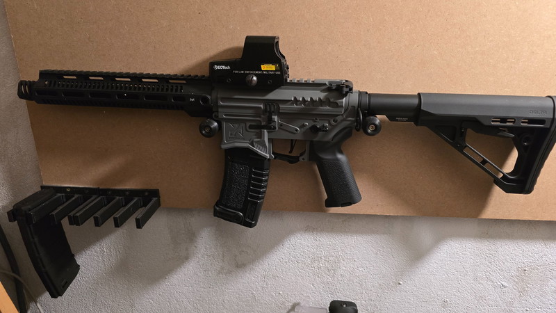 Image 1 pour Zion Arms r15 Mod1 met reddot en Nebula Chip