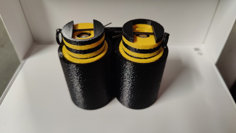Afbeelding 1 van Airsoft hand grenade + grenade holder Molle