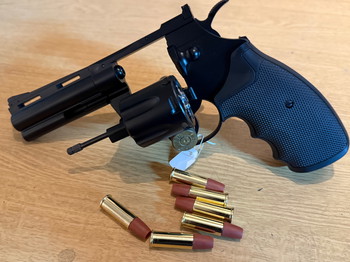 Image 3 for Revolver