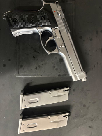 Bild 2 für Defect we m9 full auto gbb pistool