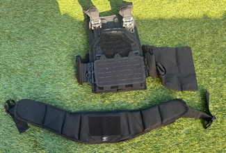 Image for Zwarte yakeda chest vest met accessoires en invader gear battle belt