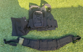 Imagen 2 de Zwarte yakeda chest vest met accessoires en invader gear battle belt