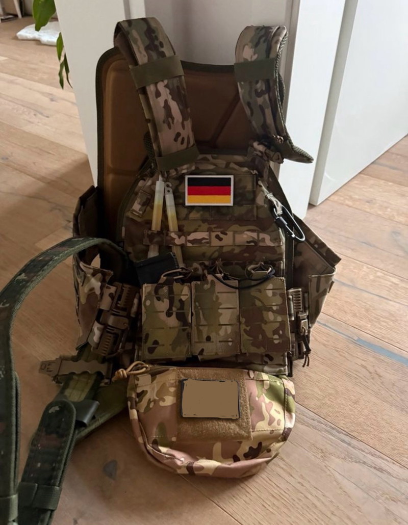 Image 1 for Airsoft vest weste mit quick Release neu mit Gürtel ungetragen